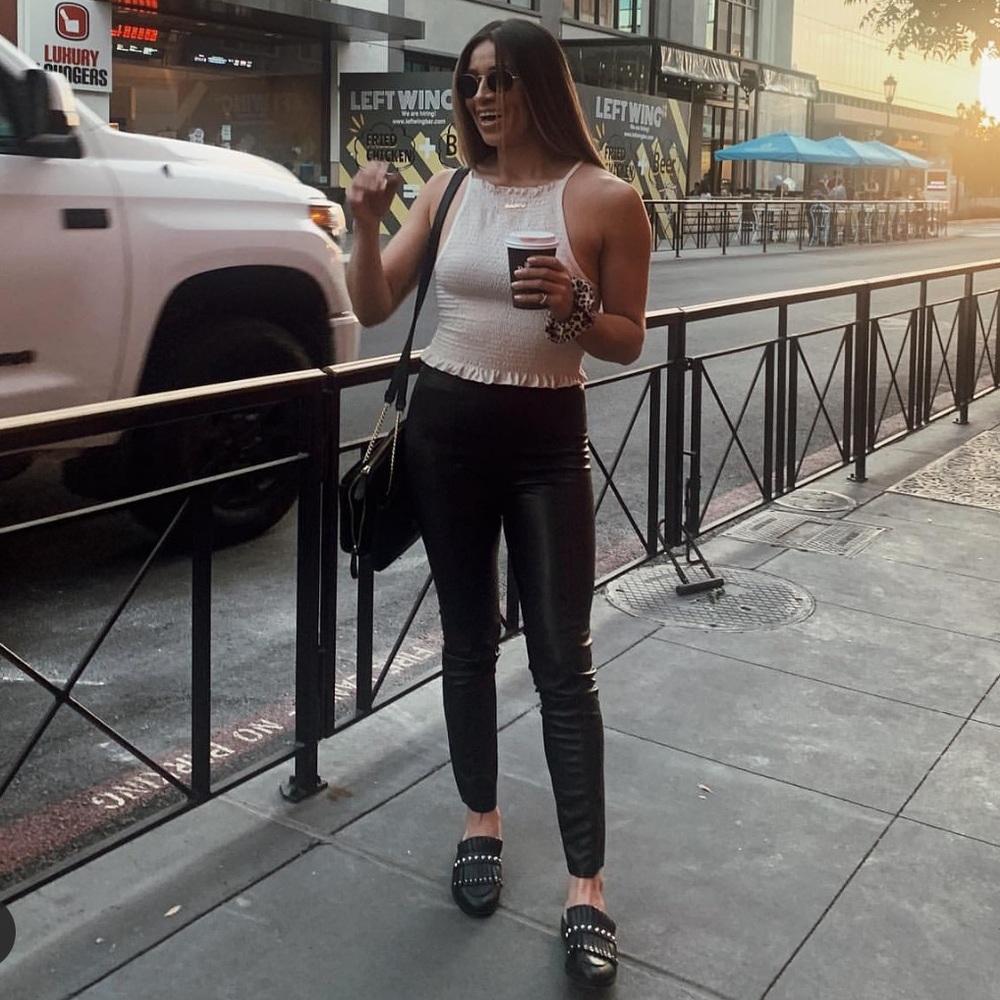 Meet your Posher, Samantha